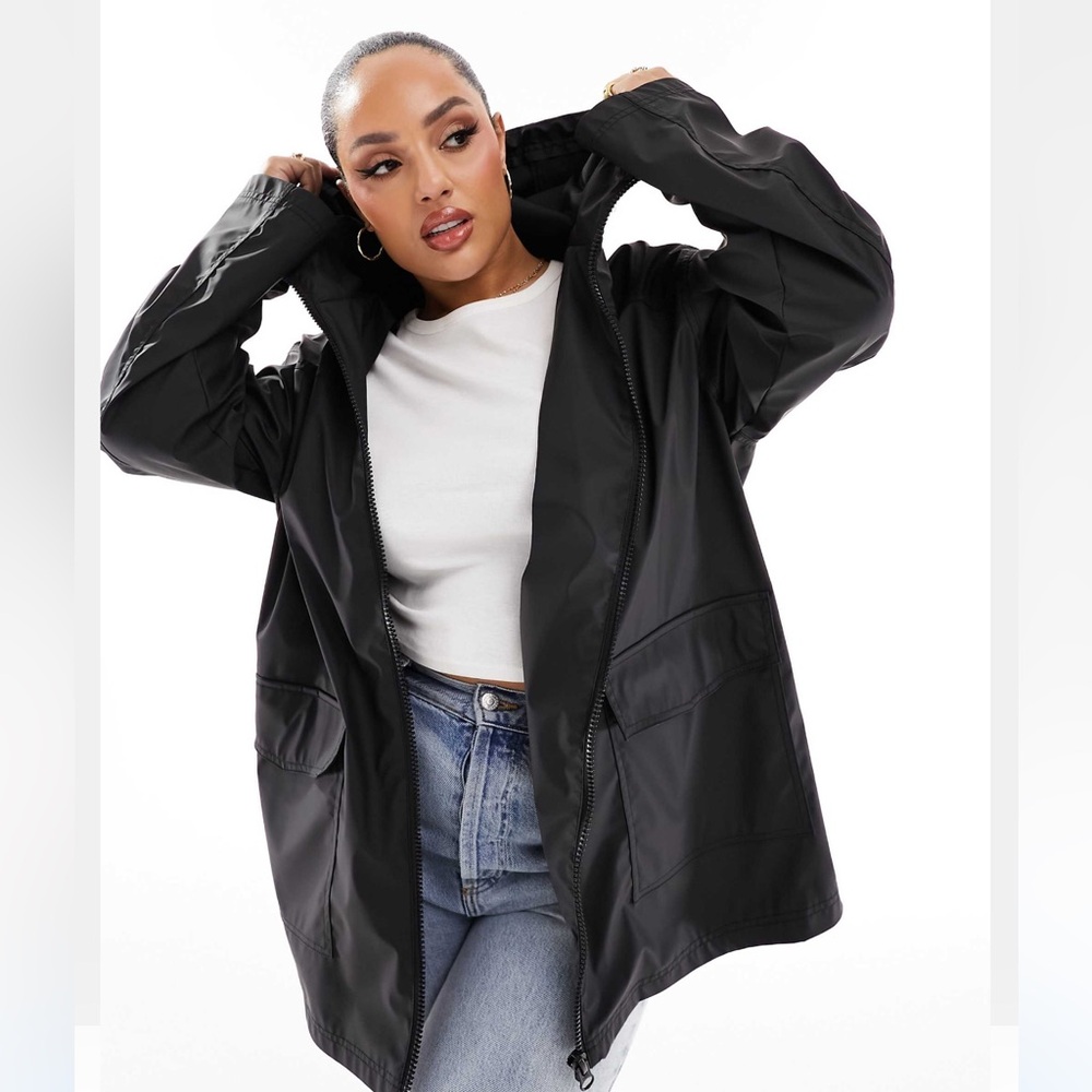 BRAND NEW Curve rubberized rain coat in black